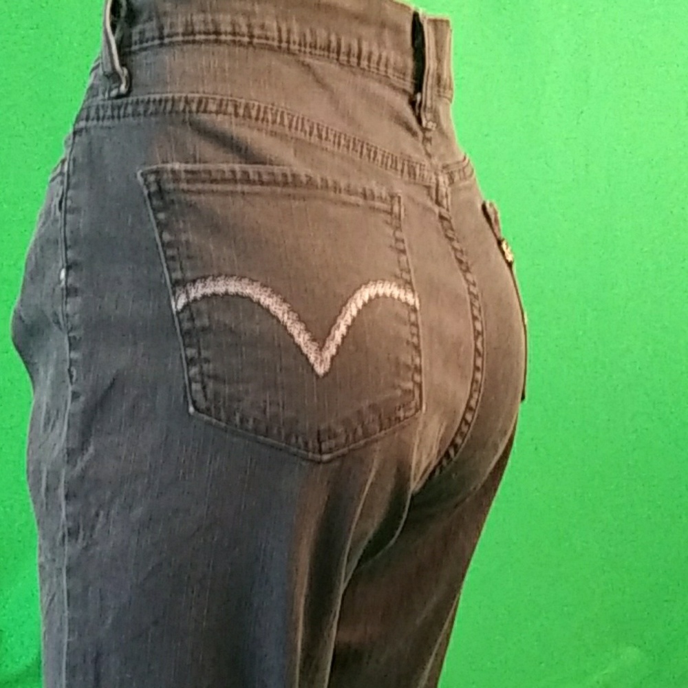 Levis perfectly slimming 512 bootcut high rise
